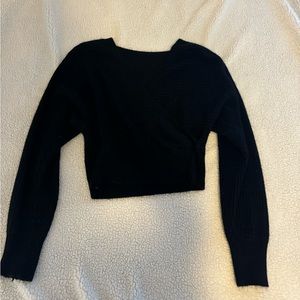 Black v cut cropped sweater